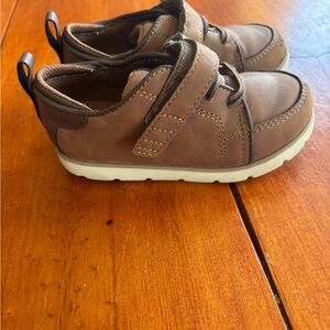 Brown Low-Top Sneakers with Velcro Strap and Rubber Sole